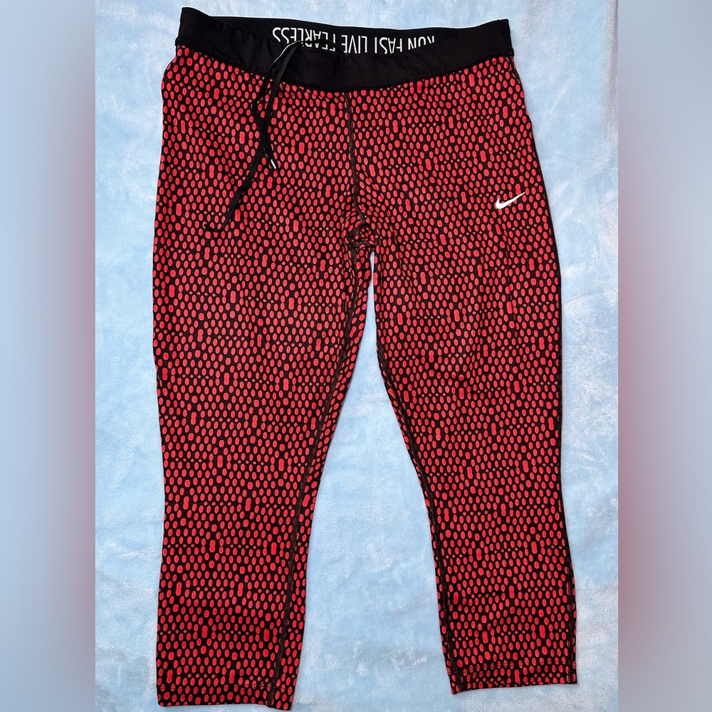 Nike Running Womens Medium Leggings Capris Red Dots Polyester Spandex EUC